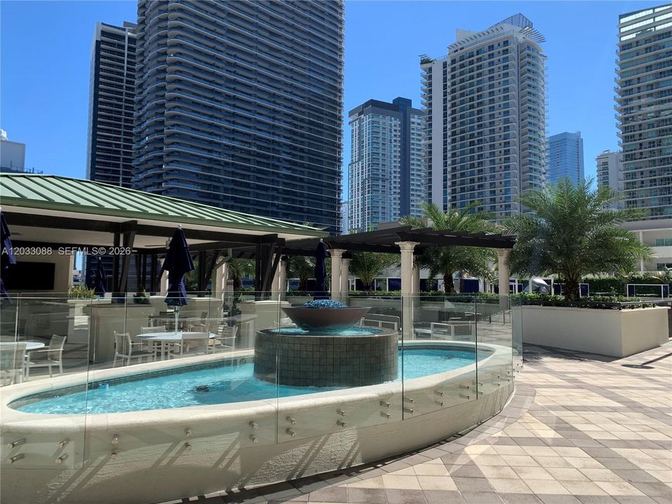 For Sale: $740,000 (2 beds, 2 baths, 1224 Square Feet)