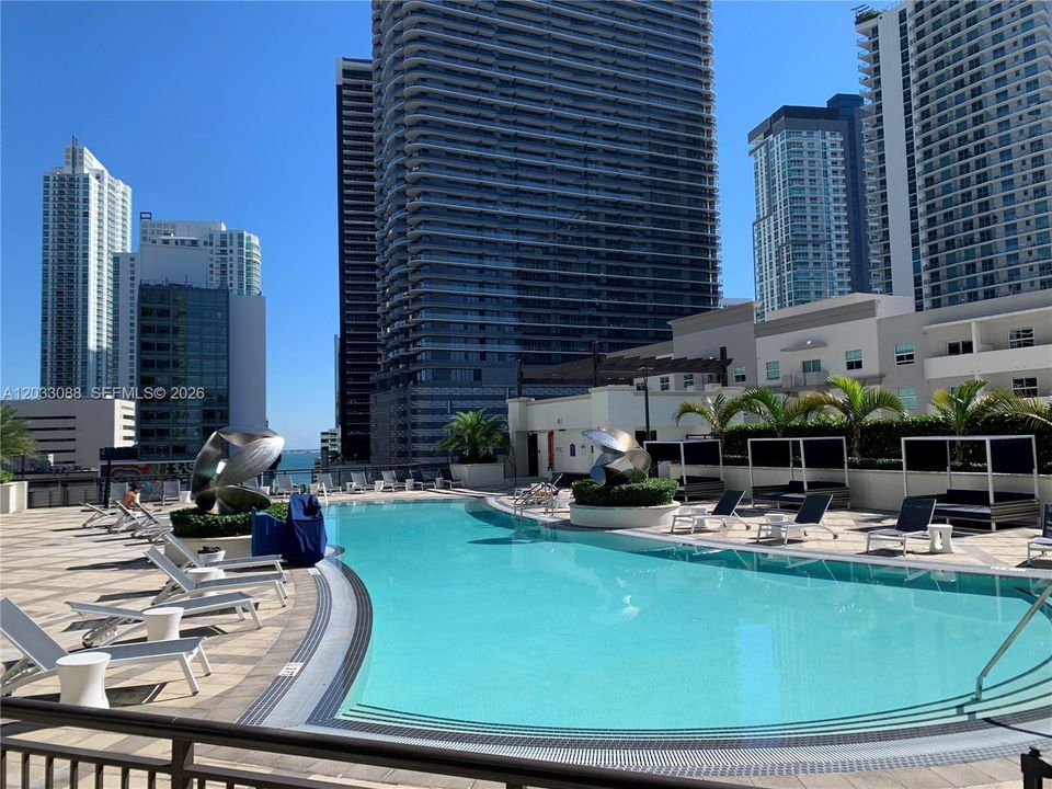 For Sale: $740,000 (2 beds, 2 baths, 1224 Square Feet)
