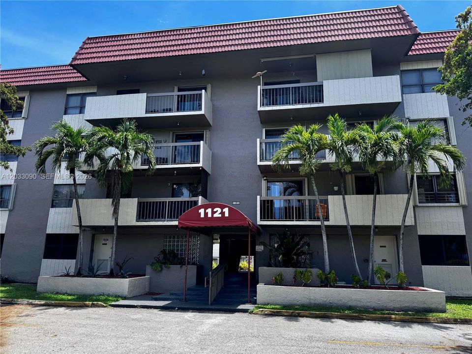 En Venta: $324,900 (3 camas, 2 baños, 1070 Pies cuadrados)
