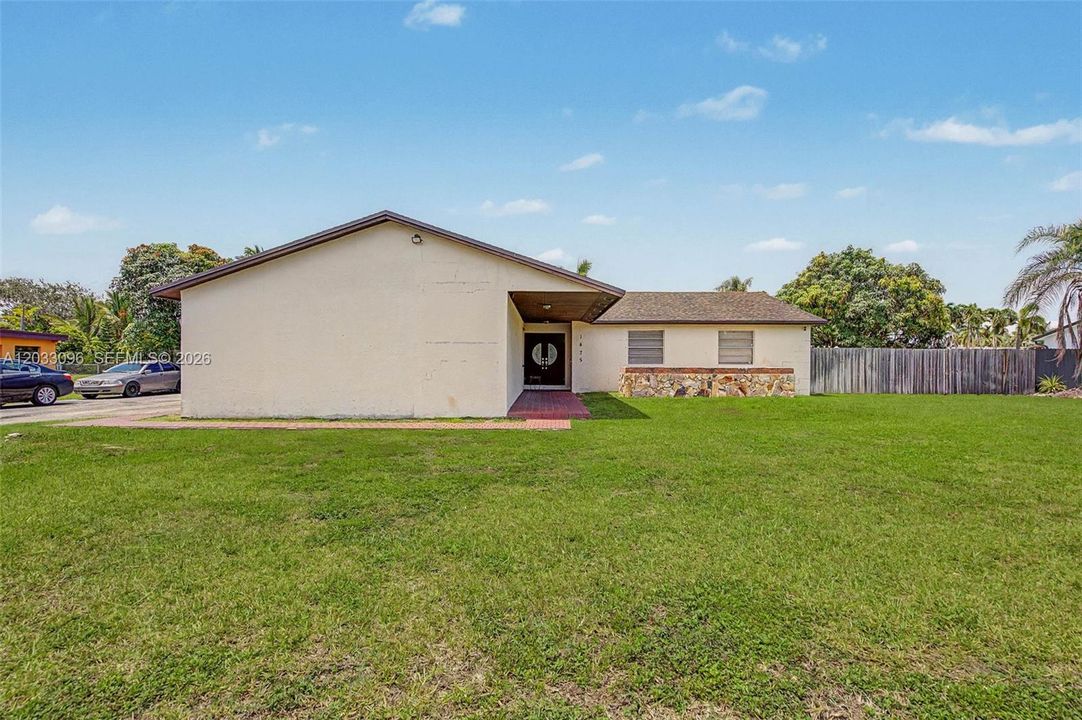 For Sale: $774,900 (4 beds, 2 baths, 2247 Square Feet)