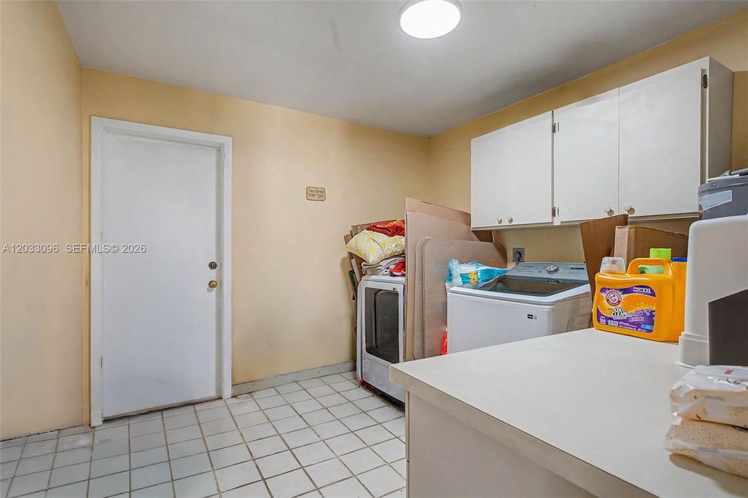 For Sale: $774,900 (4 beds, 2 baths, 2247 Square Feet)