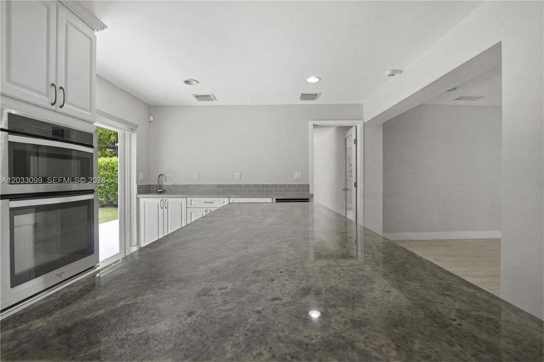 В аренду: $5,750 (3 спален, 2 ванн, 1760 Квадратных фут)