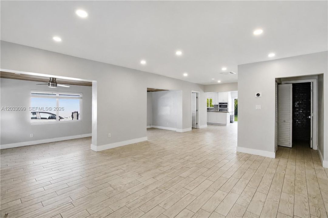 В аренду: $5,750 (3 спален, 2 ванн, 1760 Квадратных фут)