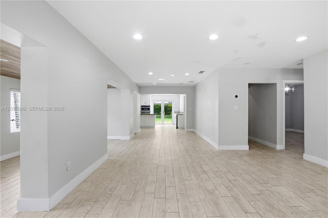 В аренду: $5,750 (3 спален, 2 ванн, 1760 Квадратных фут)
