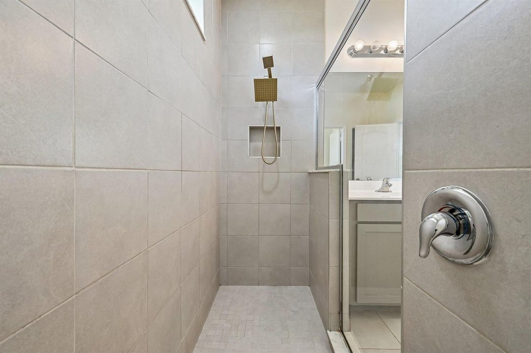 29-web-or-mls-Birkdale Dr-S0506-029