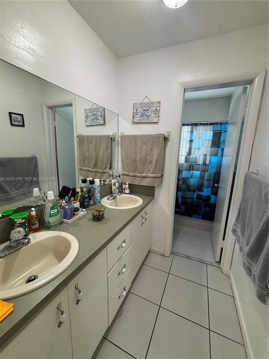 For Sale: $595,000 (3 beds, 2 baths, 1252 Square Feet)