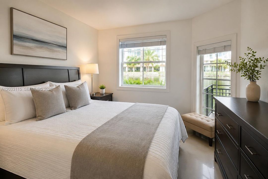 For Sale: $589,000 (2 beds, 2 baths, 1320 Square Feet)