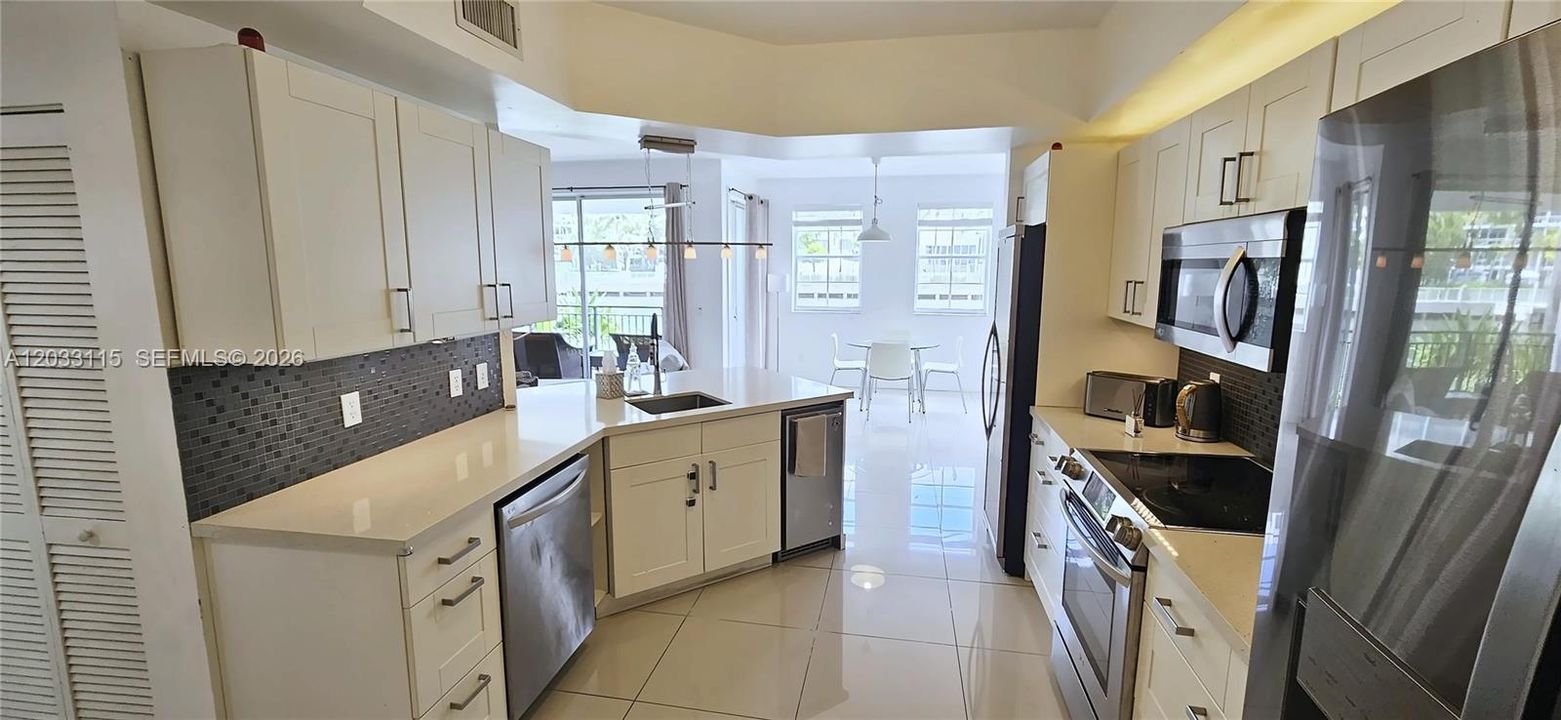 For Sale: $589,000 (2 beds, 2 baths, 1320 Square Feet)