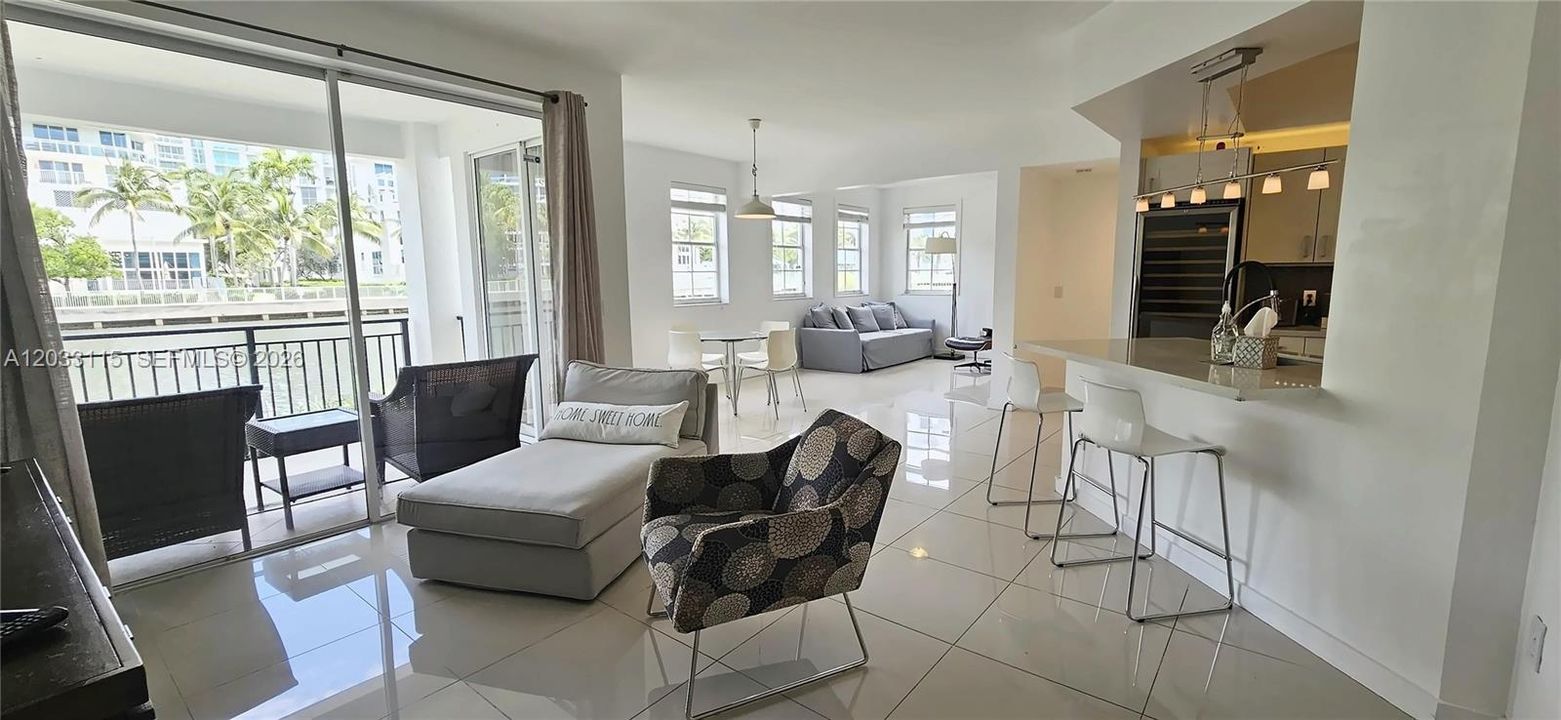 For Sale: $589,000 (2 beds, 2 baths, 1320 Square Feet)