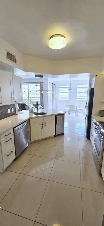 For Sale: $589,000 (2 beds, 2 baths, 1320 Square Feet)