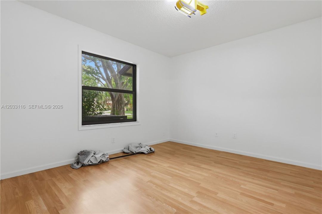 2nd bedroom
