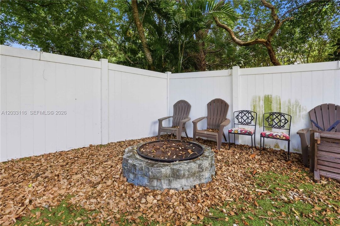 En Venta: $650,000 (3 camas, 2 baños, 1826 Pies cuadrados)