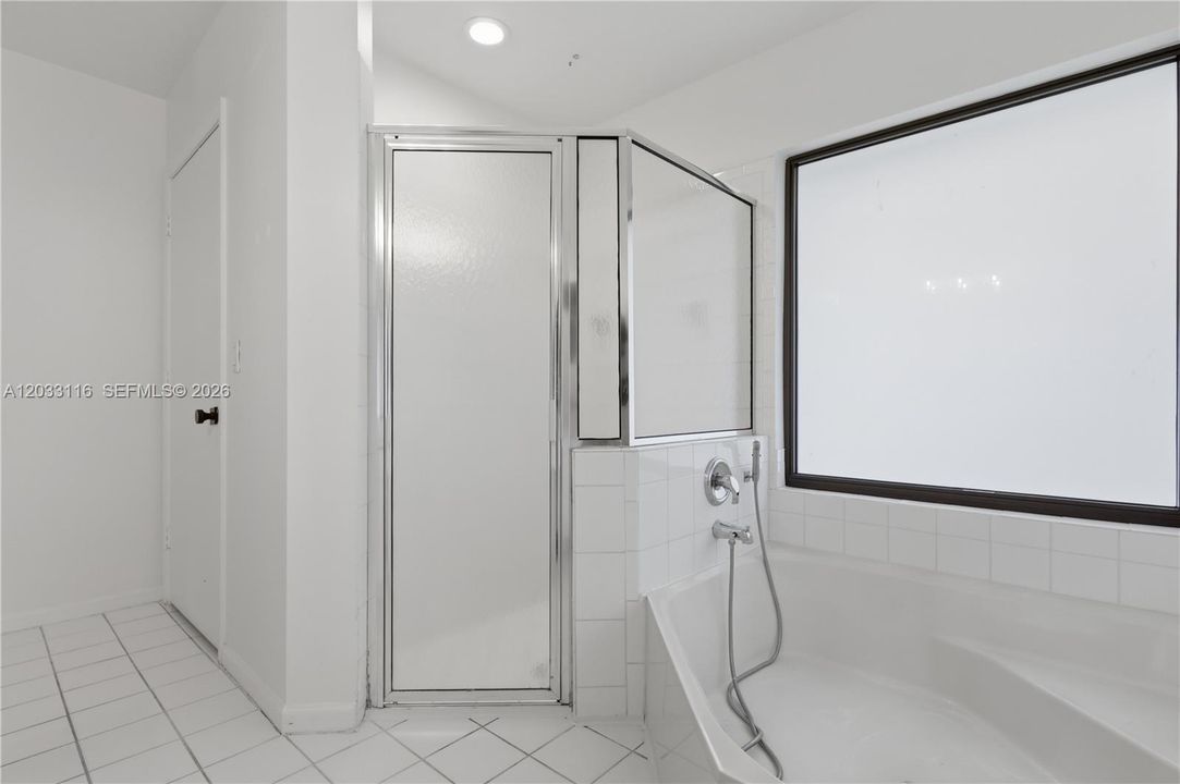 En Venta: $650,000 (3 camas, 2 baños, 1826 Pies cuadrados)