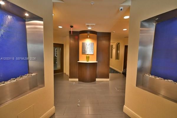 For Rent: $2,200 (1 beds, 1 baths, 652 Square Feet)