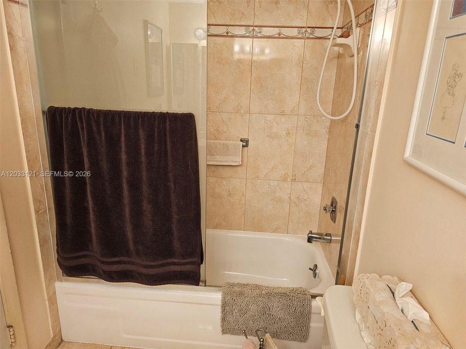 Primary tub shower