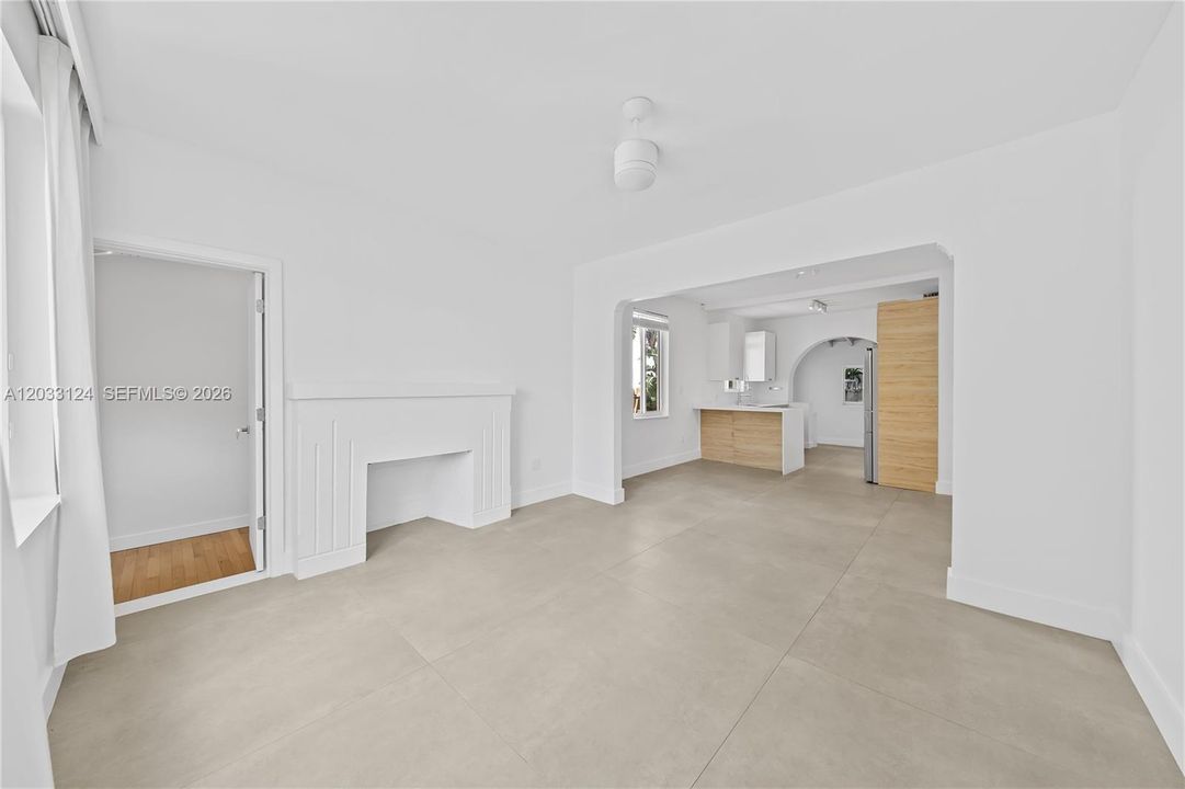 For Rent: $4,650 (3 beds, 2 baths, 1194 Square Feet)