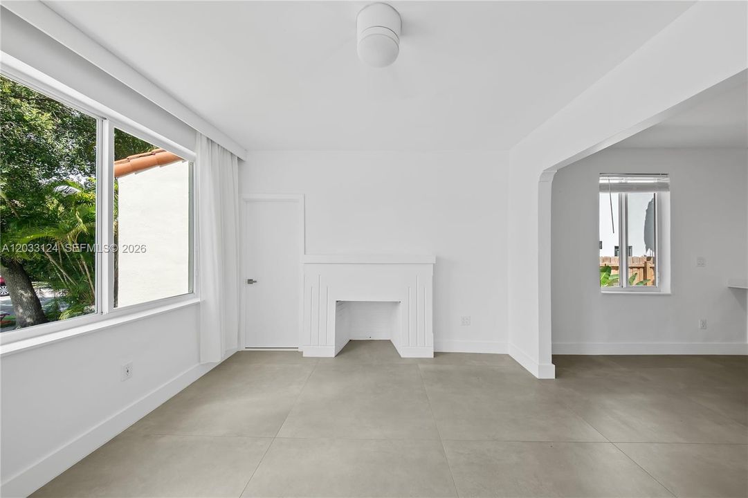 For Rent: $4,650 (3 beds, 2 baths, 1194 Square Feet)
