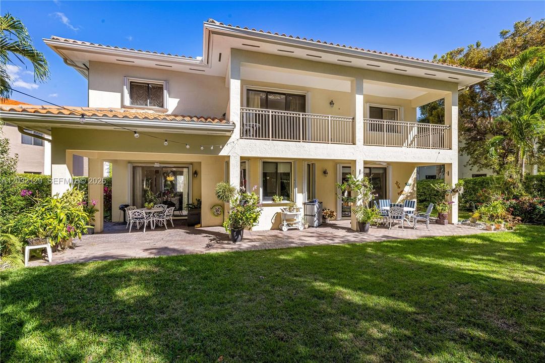 En Renta: $5,600 (5 camas, 4 baños, 3945 Pies cuadrados)