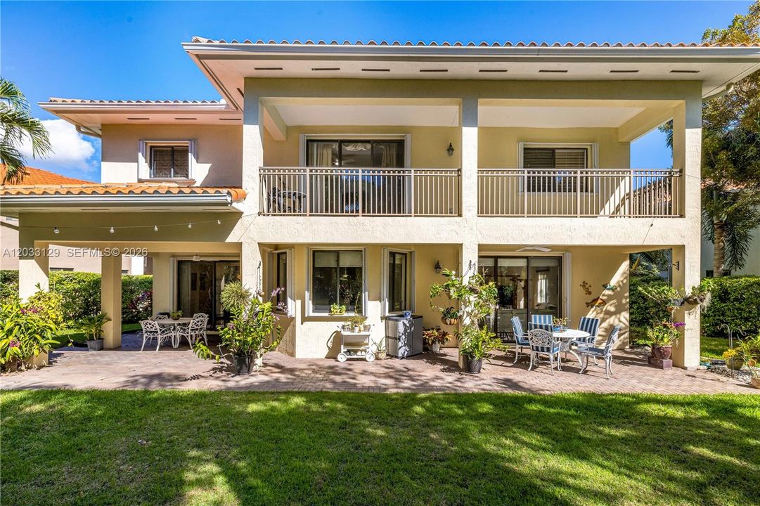 En Renta: $5,600 (5 camas, 4 baños, 3945 Pies cuadrados)