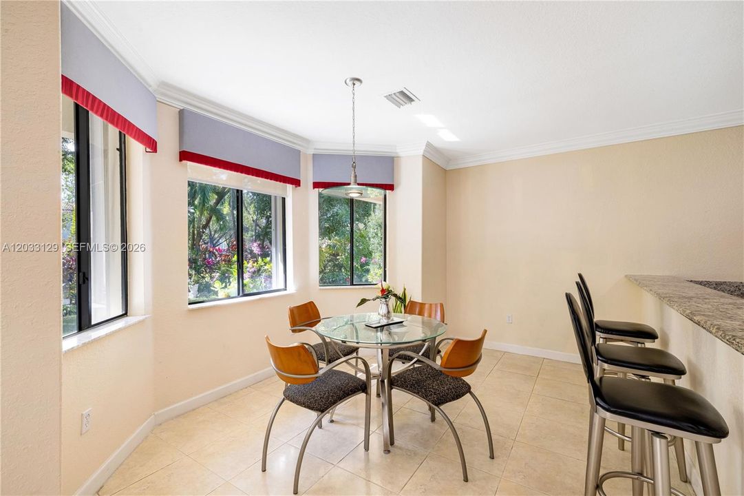 En Renta: $5,600 (5 camas, 4 baños, 3945 Pies cuadrados)