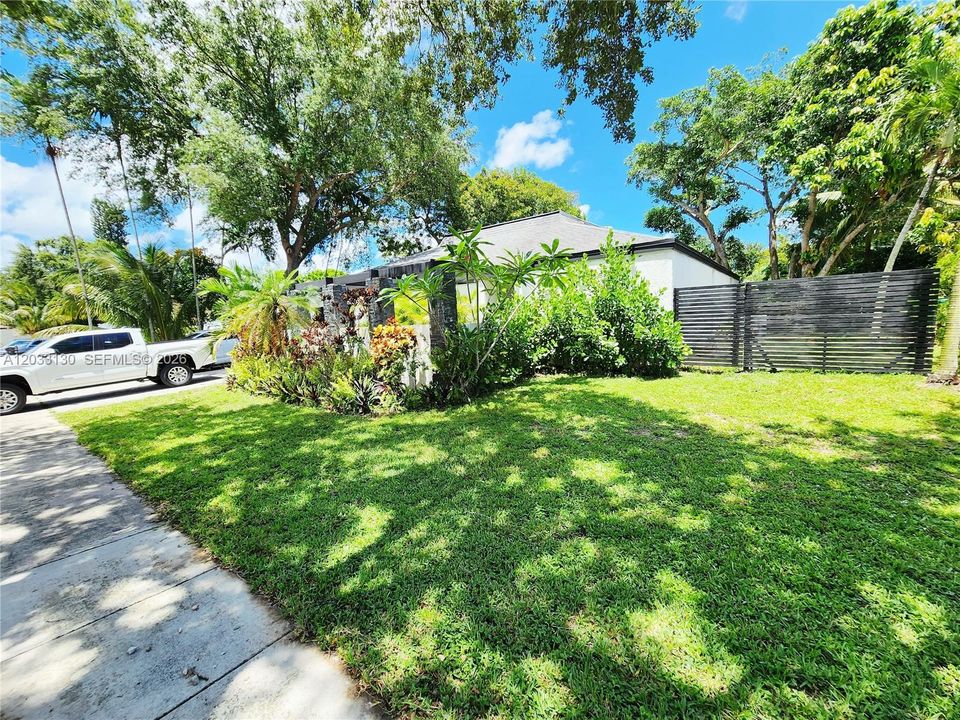 For Sale: $699,000 (4 beds, 2 baths, 2102 Square Feet)