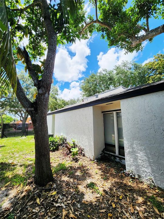 For Sale: $699,000 (4 beds, 2 baths, 2102 Square Feet)