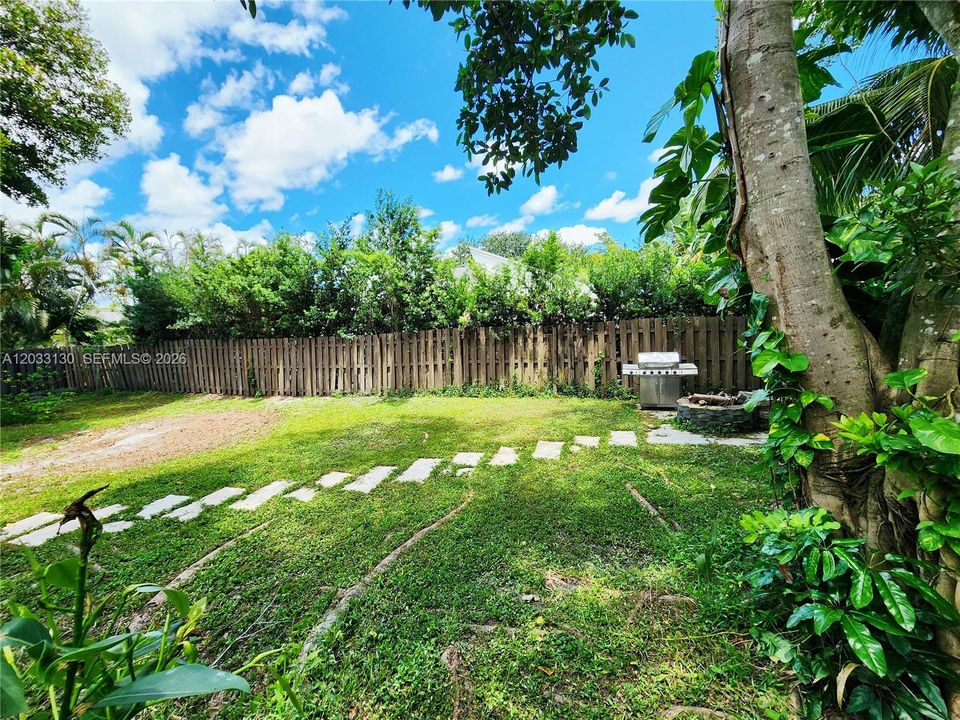 For Sale: $699,000 (4 beds, 2 baths, 2102 Square Feet)