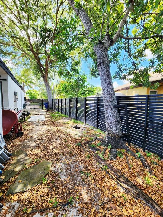 For Sale: $699,000 (4 beds, 2 baths, 2102 Square Feet)