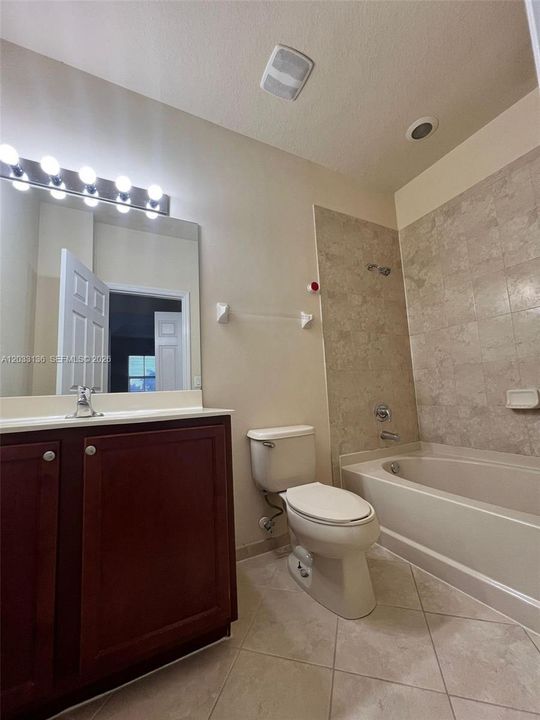 For Rent: $2,900 (3 beds, 2 baths, 1280 Square Feet)