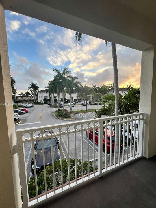 For Rent: $2,900 (3 beds, 2 baths, 1280 Square Feet)