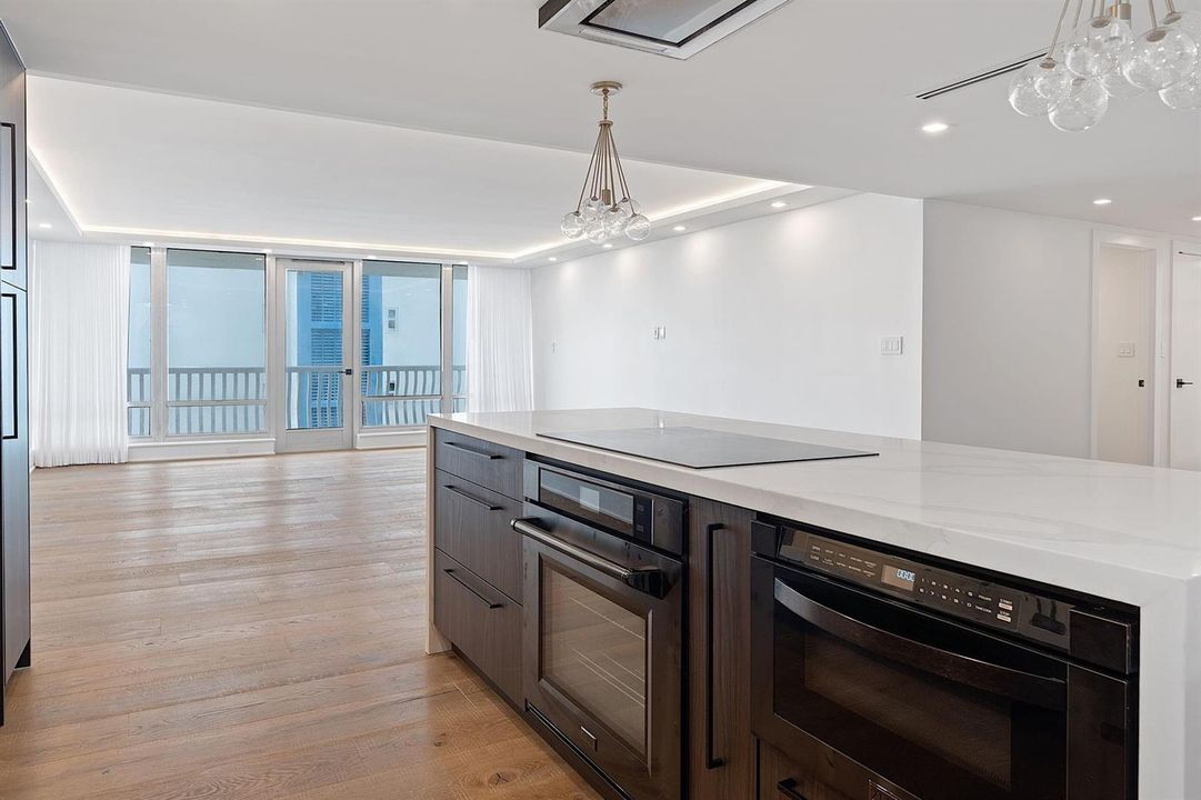 Built in Microwave, Oven and Stovetop