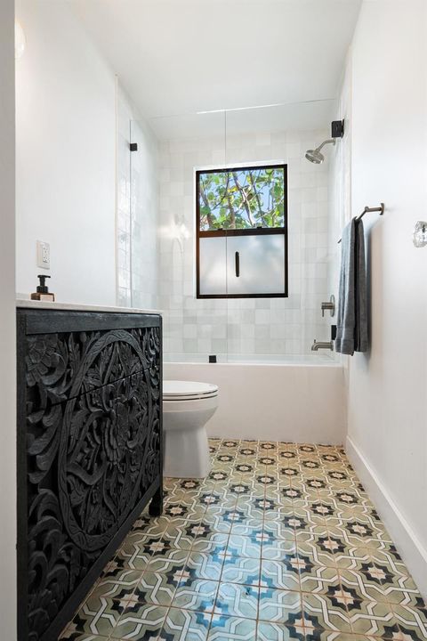 520-28TH-ST-33407-024