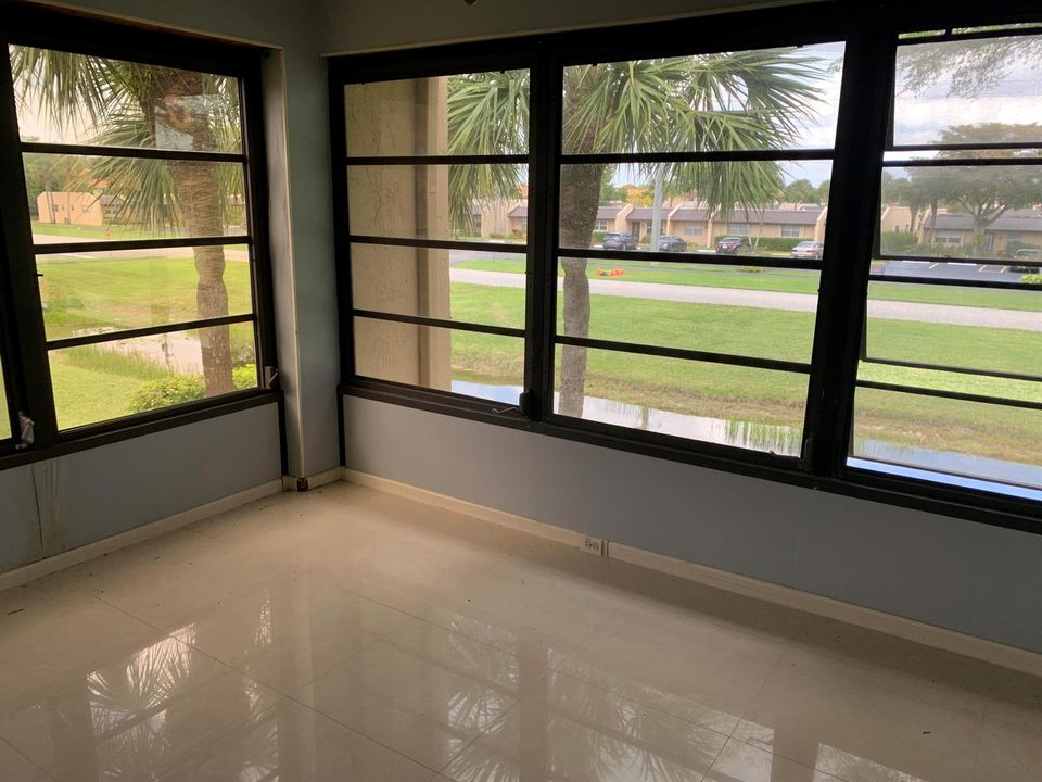 ENCLOSED LANAI