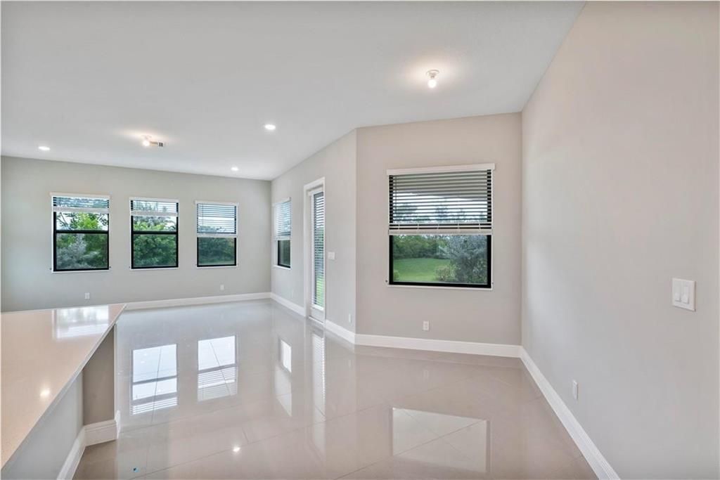 12135 Baypoint E.jpg 9