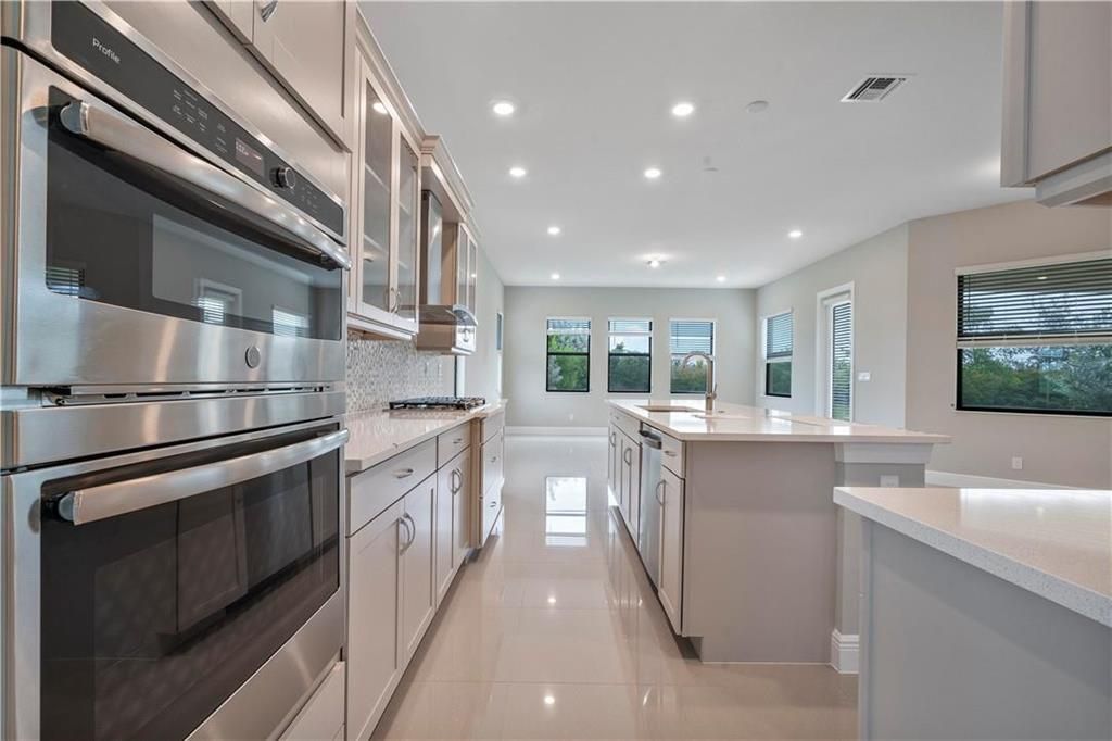 12135 Baypoint E.jpg 7