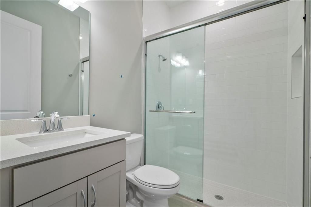 12135 Baypoint E.jpg 10