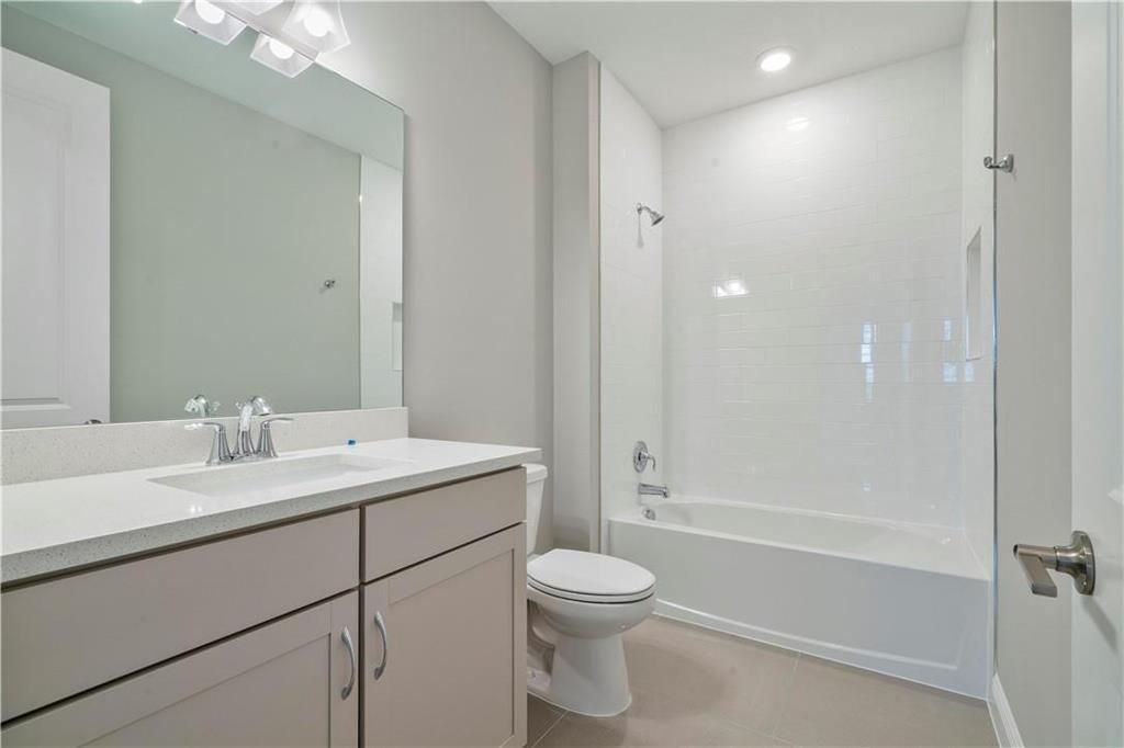 12135 Baypoint E.jpg 14