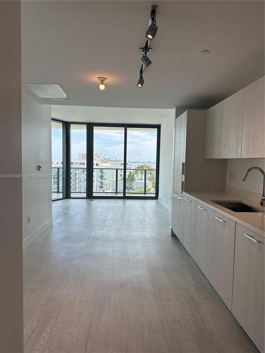 For Rent: $4,900 (3 beds, 2 baths, 1110 Square Feet)