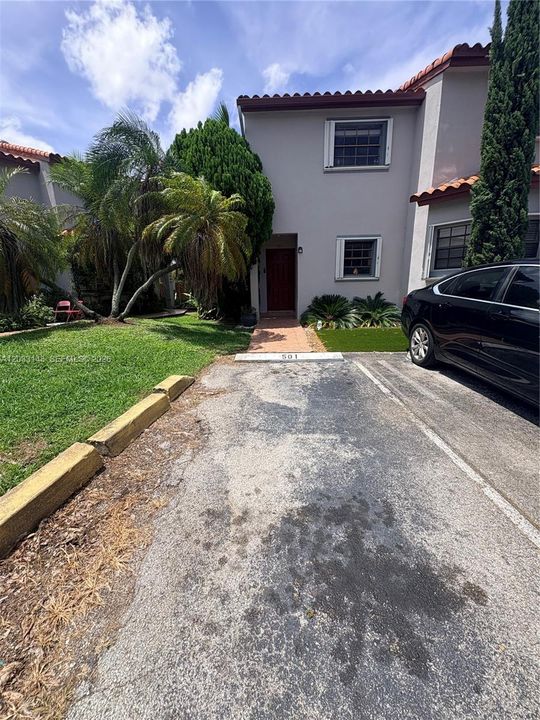 For Rent: $2,900 (2 beds, 2 baths, 1190 Square Feet)