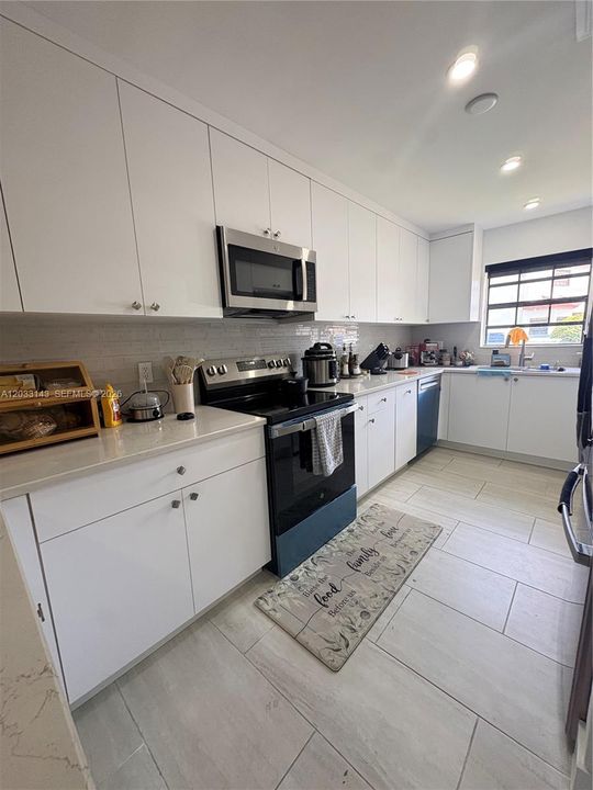 For Rent: $2,900 (2 beds, 2 baths, 1190 Square Feet)