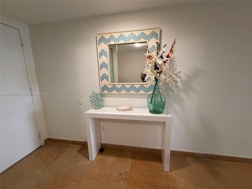 В аренду: $3,600 (1 спален, 1 ванн, 844 Квадратных фут)