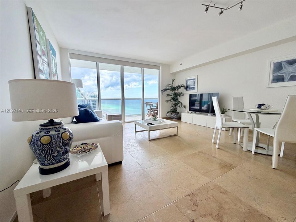 В аренду: $3,600 (1 спален, 1 ванн, 844 Квадратных фут)