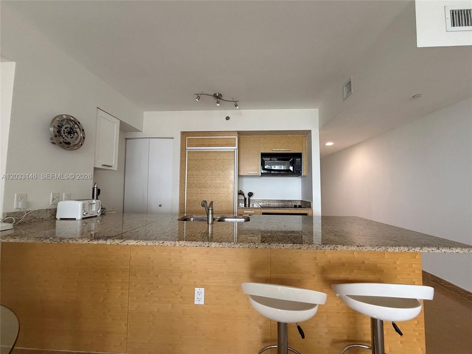 В аренду: $3,600 (1 спален, 1 ванн, 844 Квадратных фут)