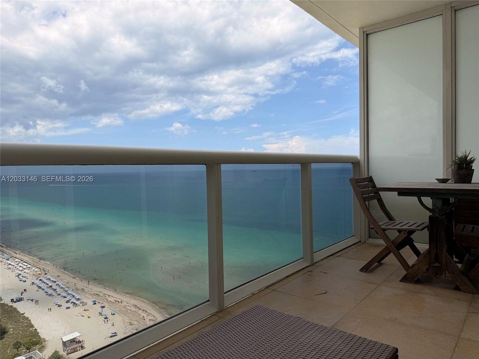 В аренду: $3,600 (1 спален, 1 ванн, 844 Квадратных фут)