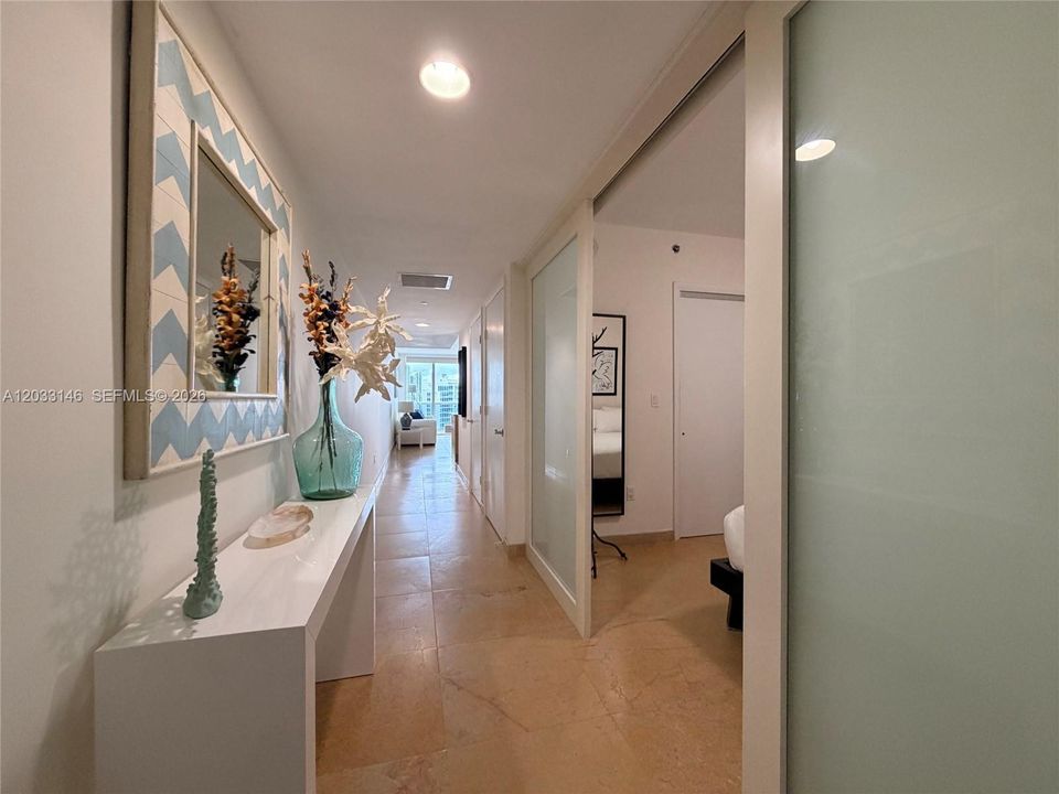 В аренду: $3,600 (1 спален, 1 ванн, 844 Квадратных фут)