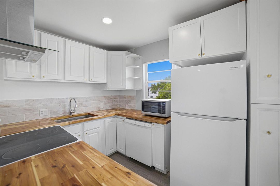 Kitchen-E