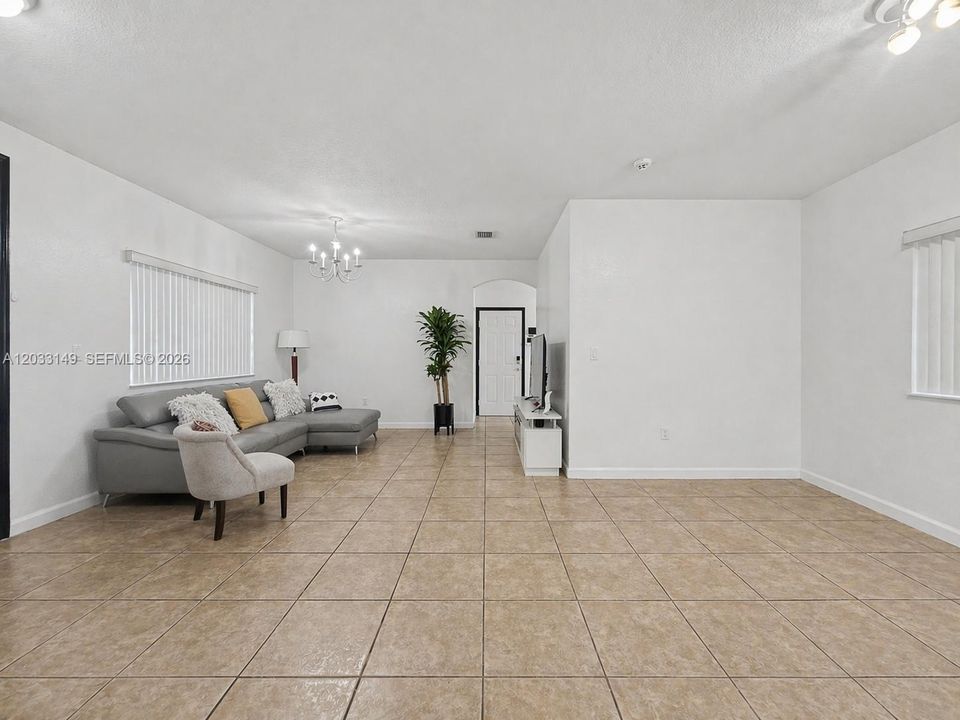 For Rent: $3,500 (3 beds, 2 baths, 1641 Square Feet)
