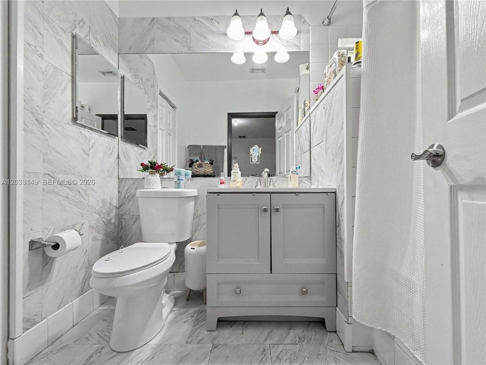 For Rent: $3,500 (3 beds, 2 baths, 1641 Square Feet)