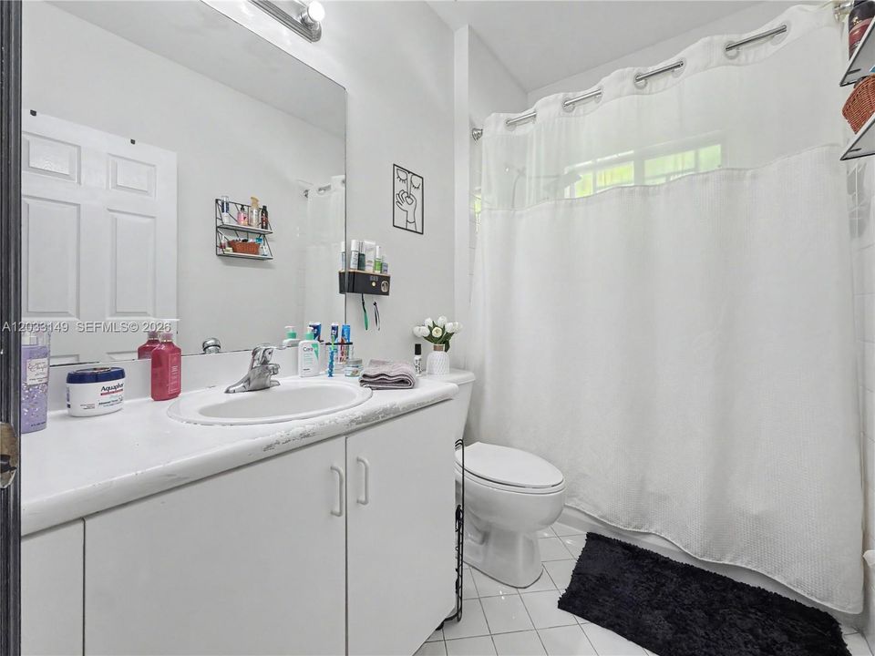 For Rent: $3,500 (3 beds, 2 baths, 1641 Square Feet)