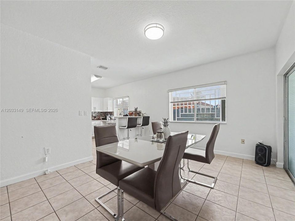 For Rent: $3,500 (3 beds, 2 baths, 1641 Square Feet)